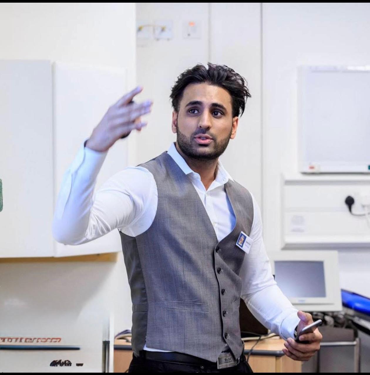 Usama Azim, Aura Dentistry & Facial Aesthetics